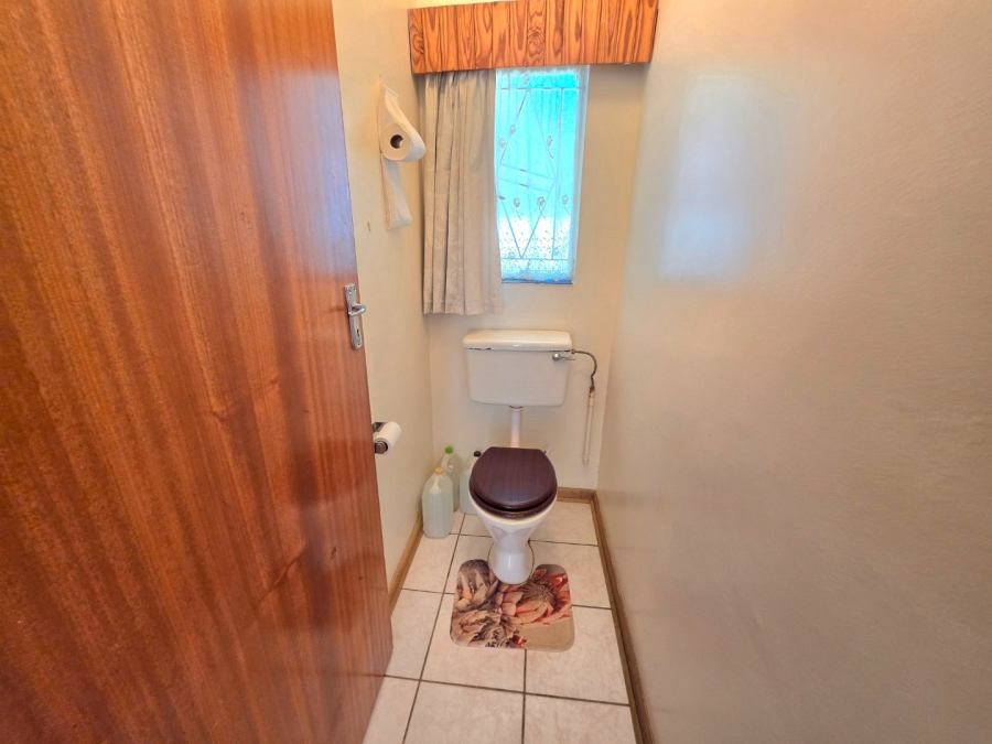 5 Bedroom Property for Sale in Panorama Free State